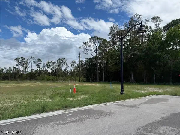 306 Riviera Tulum Avenue, Naples, FL 34110