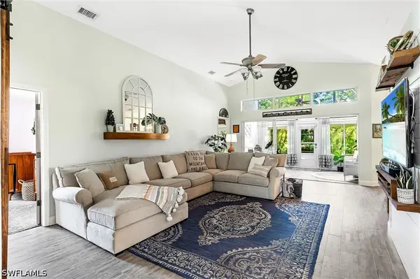 9801 Las Casas Drive, Fort Myers, FL 33919
