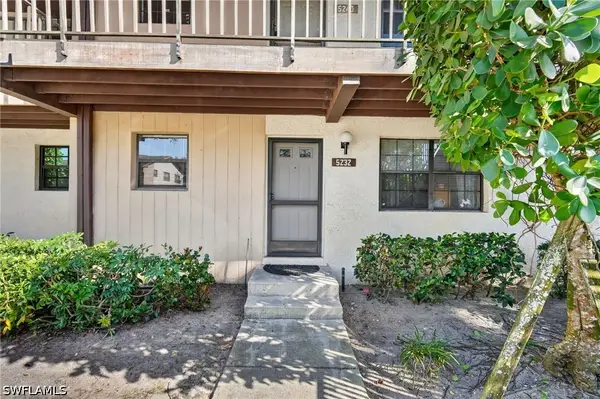 5232 Treetops Drive #L-102, Naples, FL 34113