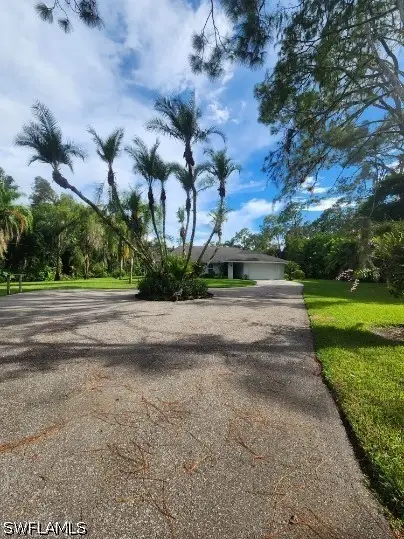 5930 Spanish Oaks Lane, Naples, FL 34119