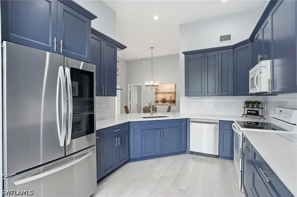 637 Beachwalk Circle #E202, Naples, FL 34108