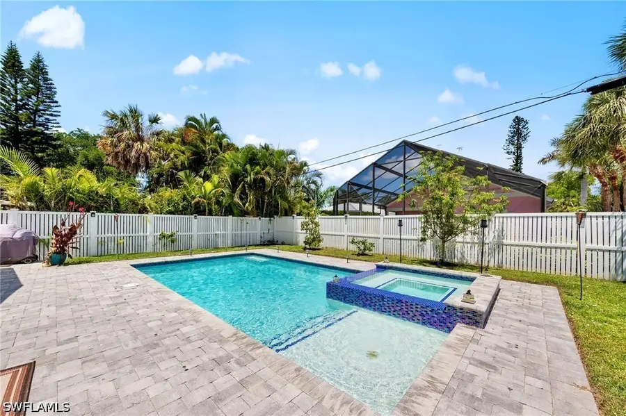 861 97th Avenue N, Naples, FL 34108 - #2