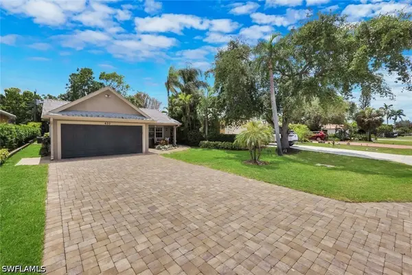 630 109th Avenue N, Naples, FL 34108