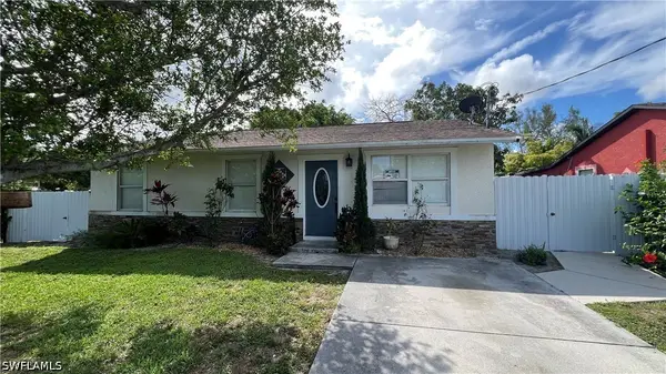 5374 Warren Street, Naples, FL 34113
