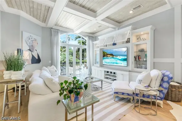 510 2nd Street S #102, Naples, FL 34102