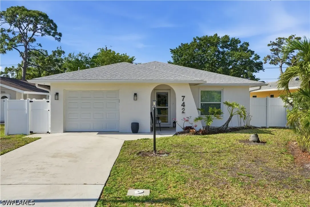742 99th Avenue N, Naples, FL 34108 - #1
