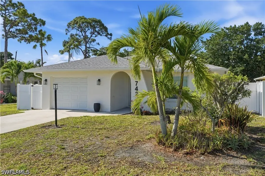 742 99th Avenue N, Naples, FL 34108 - #2