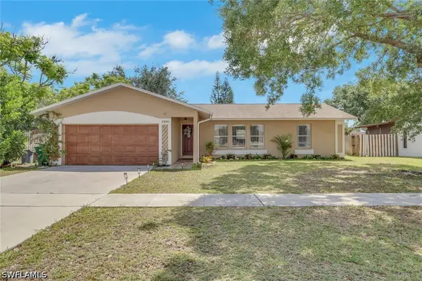 3300 Valencia Drive, Naples, FL 34120