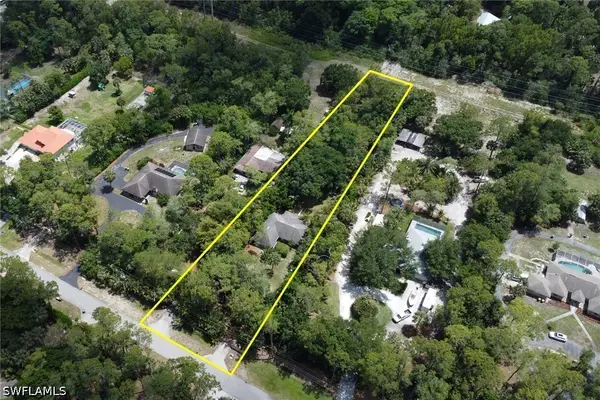 4974 Hawthorn Woods Way, Naples, FL 34116