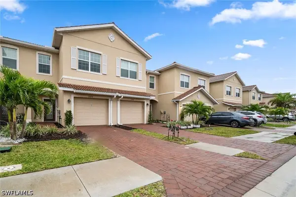 2878 Blossom Way, Naples, FL 34120