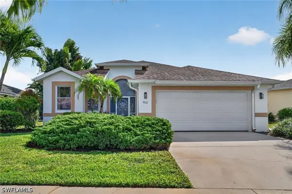 912 Briarwood Boulevard, Naples, FL 34104