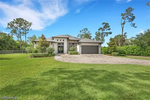 3028 Woodstock Avenue, Naples, FL 34120
