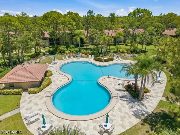 3207 Horse Carriage Way #403, Naples, FL 34105