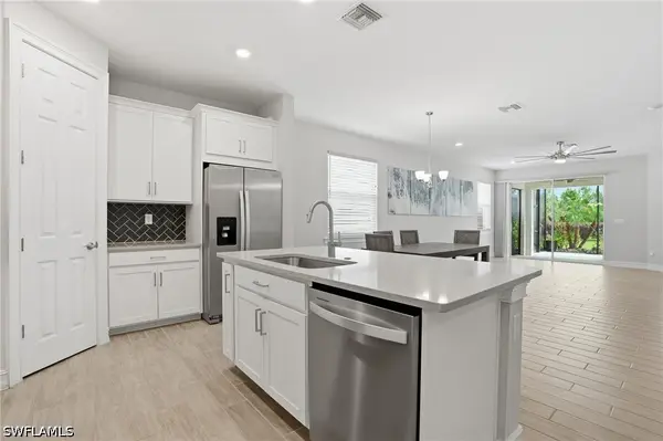 28009 Seasons Tide Avenue, Bonita Springs, FL 34135