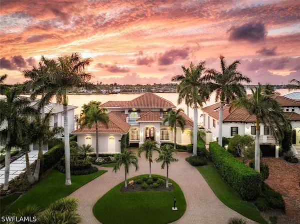 1942 Kingfish Road, Naples, FL 34102