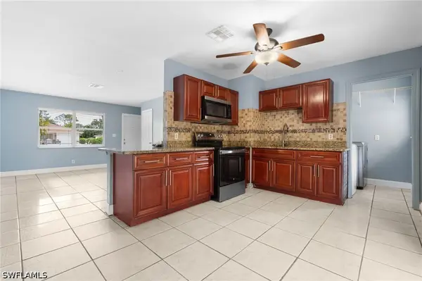 5369 Broward Street, Naples, FL 34113