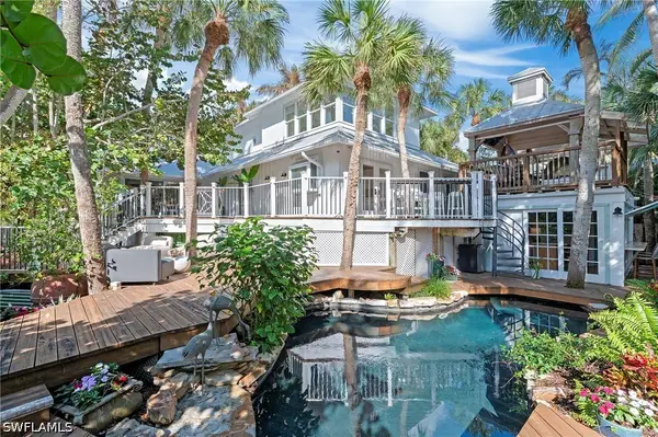 61 12th Avenue S, Naples, FL 34102