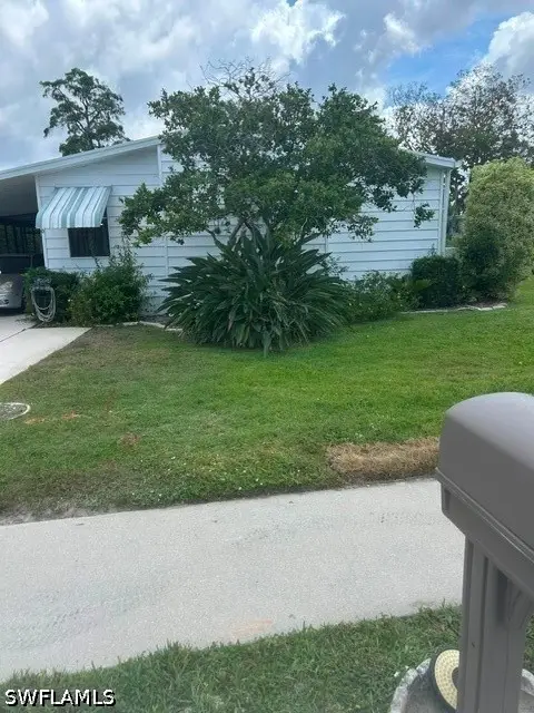 706 Charlemagne Boulevard, Naples, FL 34112