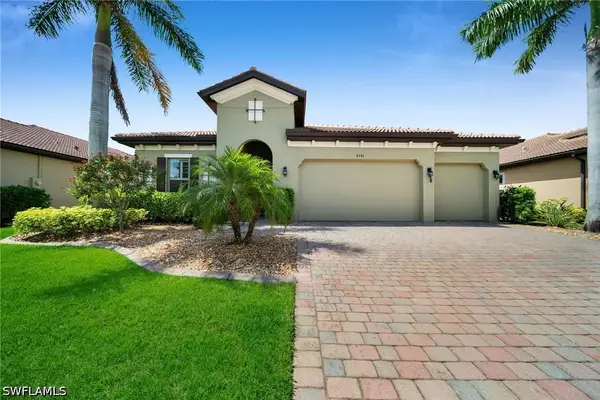 8741 Westwood Oaks Place, Fort Myers, FL 33908