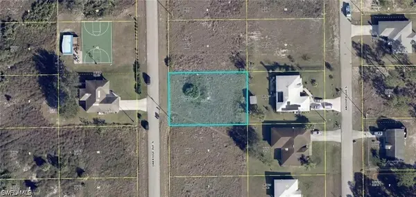 735 Oakridge Avenue S, Lehigh Acres, FL 33974