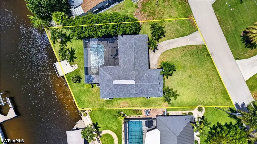 3813 SE 12th Place, Cape Coral, FL 33904 - #3
