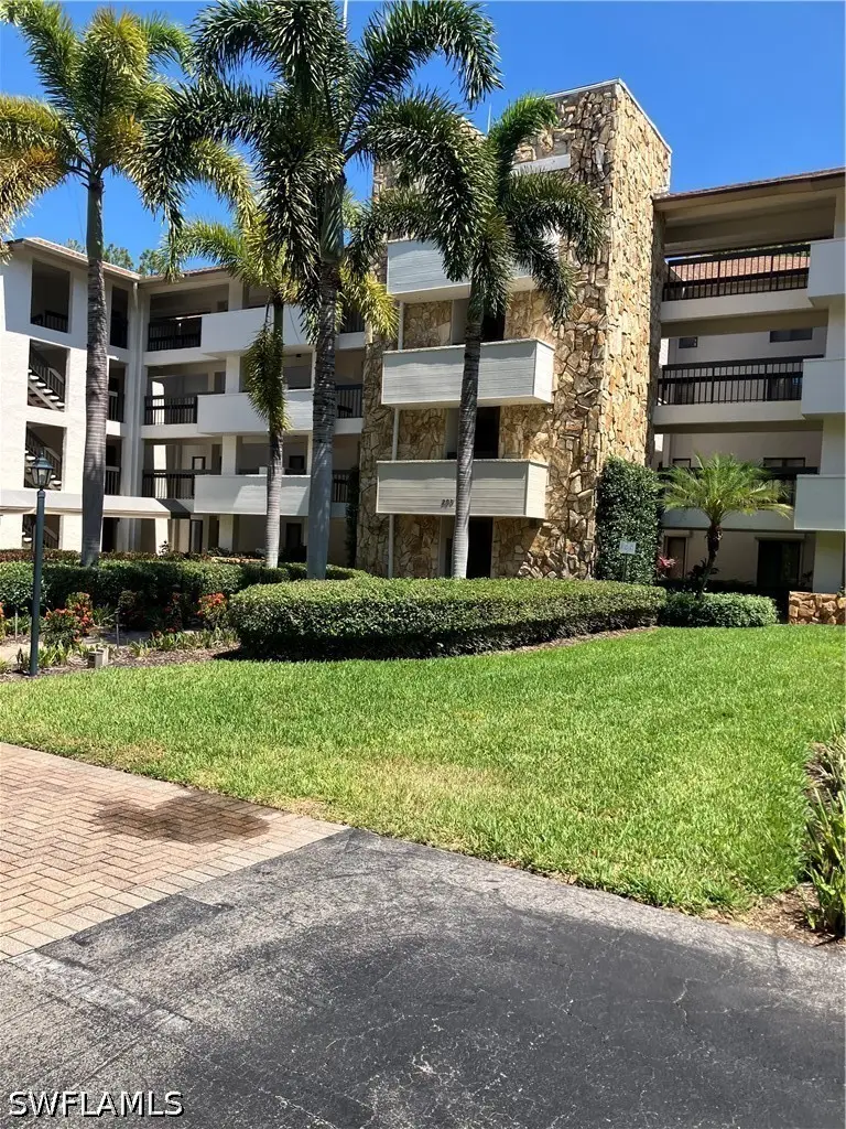 200 Wyndemere Way #B402, Naples, FL 34105 - #1