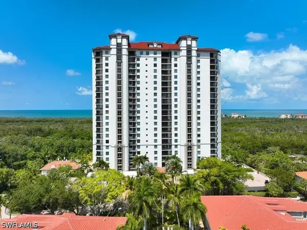 7225 Pelican Bay Boulevard #203, Naples, FL 34108