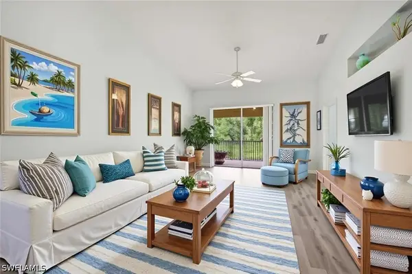 357 Robin Hood Circle #202, Naples, FL 34104