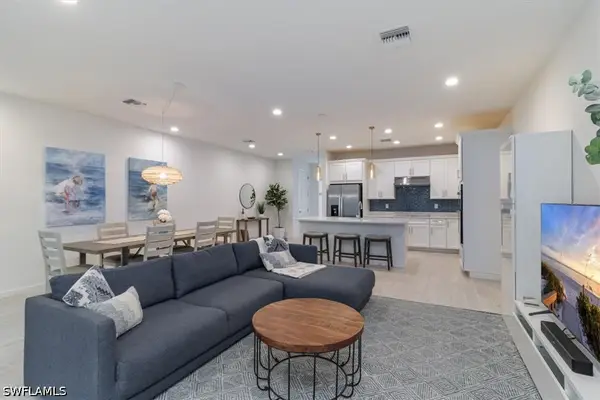 13021 Pembroke Drive, Naples, FL 34105