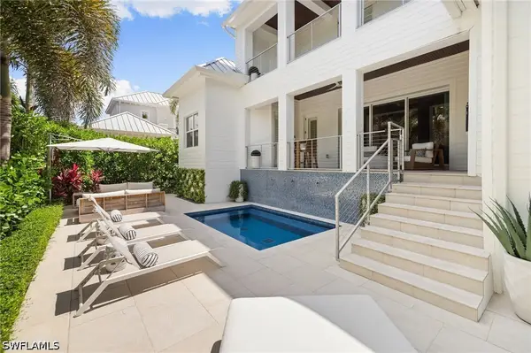 950 8th Street S, Naples, FL 34102