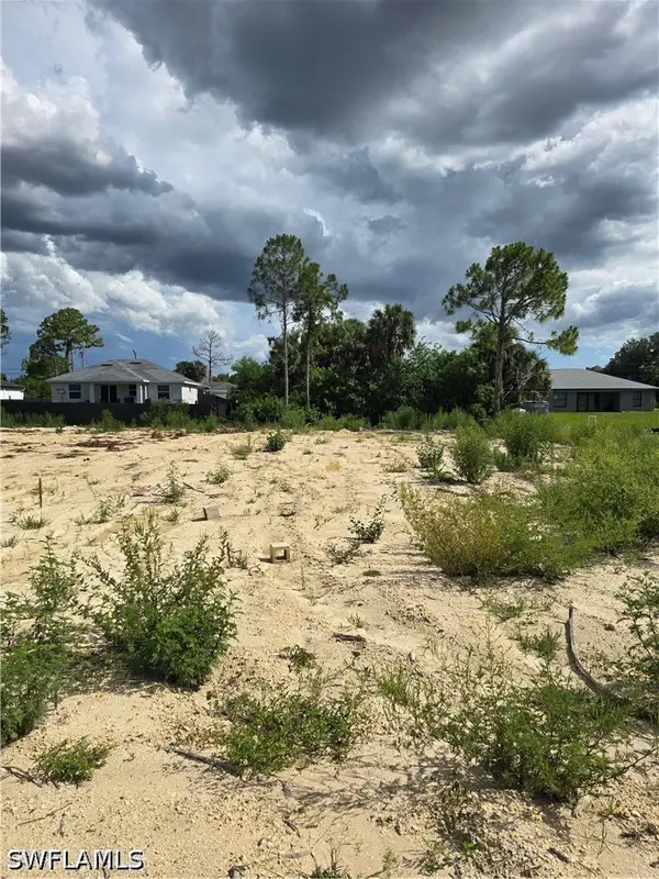 2815 11th Street W, Lehigh Acres, FL 33971