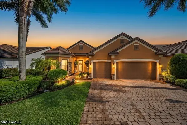 16213 Camden Lakes Circle, Naples, FL 34110