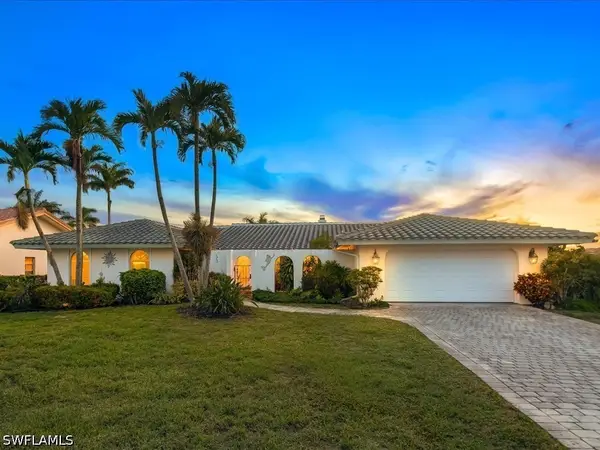 2428 Duchess Court, Naples, FL 34112