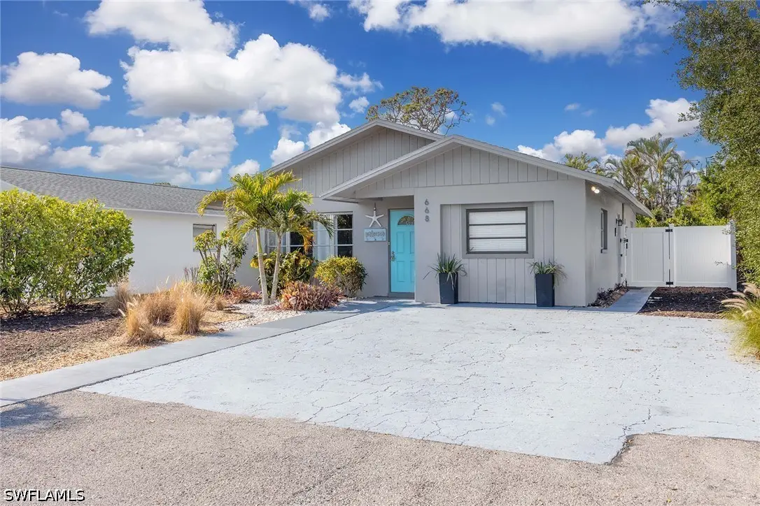 668 94th Avenue N, Naples, FL 34108 - #1