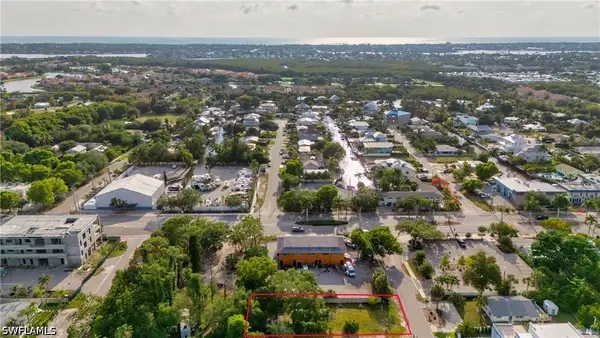 2960 Coco Avenue, Naples, FL 34112