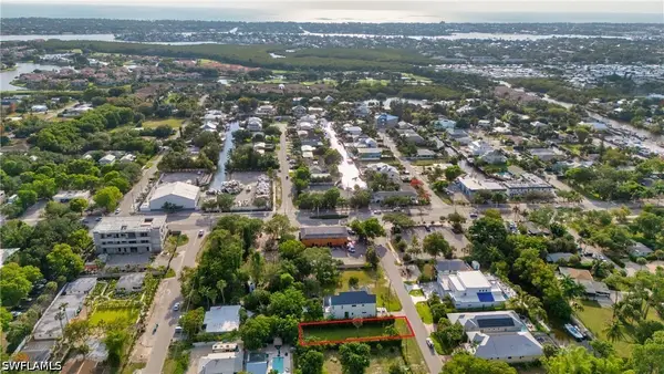 3010 Coco Avenue, Naples, FL 34112