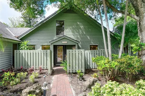 1325 Solana Road #K3, Naples, FL 34103