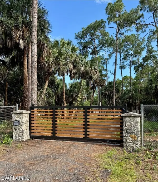 130 Jung Boulevard W, Naples, FL 34120