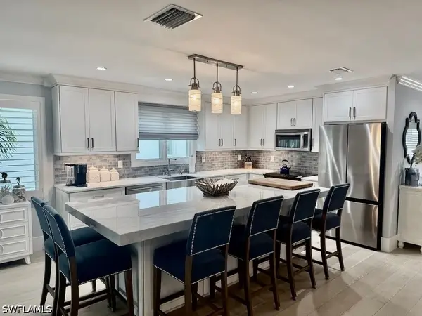 225 5th Avenue S #103, Naples, FL 34102