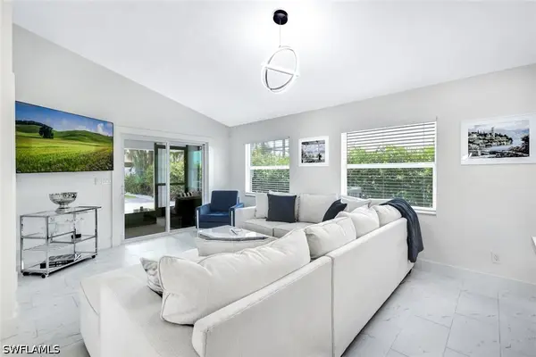596 105th Avenue N, Naples, FL 34108