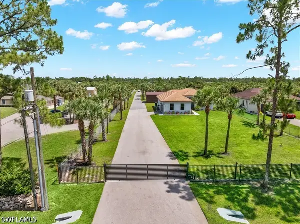 2759 18th Avenue Se, Naples, FL 34117