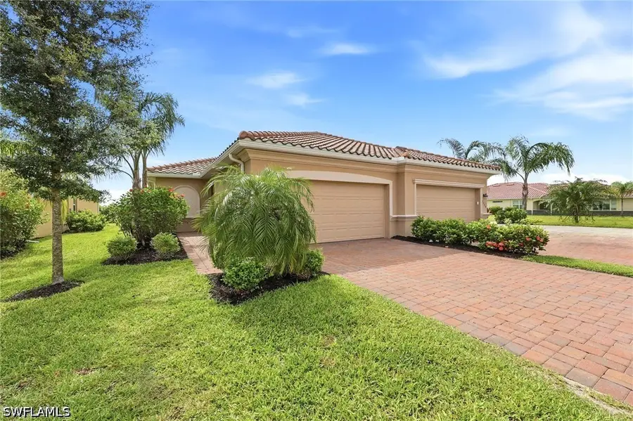 2584 Vine Avenue, Naples, FL 34120 - #2
