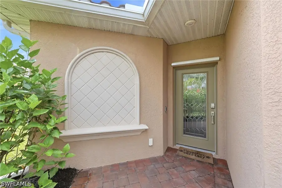 2584 Vine Avenue, Naples, FL 34120 - #3
