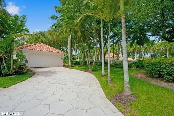 6000 Via Bella Court, Naples, FL 34109