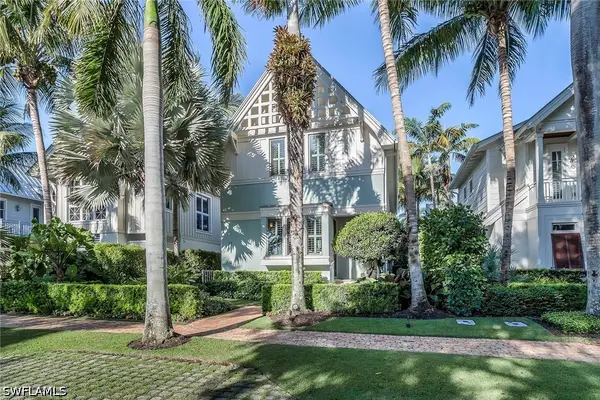 32 6th Street S, Naples, FL 34102