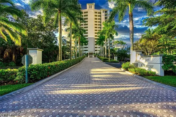 425 Cove Tower Drive #901, Naples, FL 34110