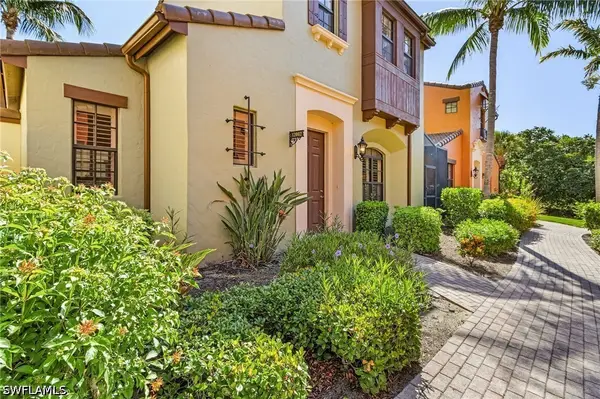 9118 Chula Vista Street #12002, Naples, FL 34113