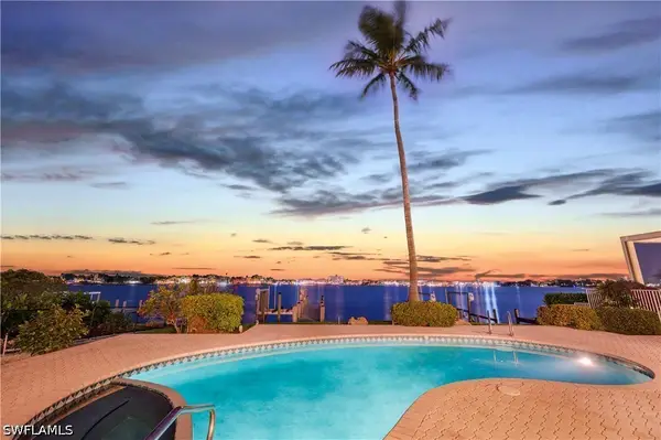 1535 Dolphin Lane, Naples, FL 34102