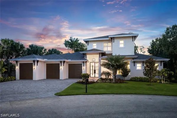 2854 Coach House Way, Naples, FL 34105