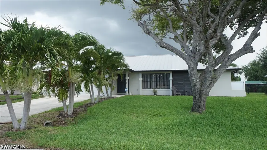 1203 SE 33rd Street, Cape Coral, FL 33904 - #2